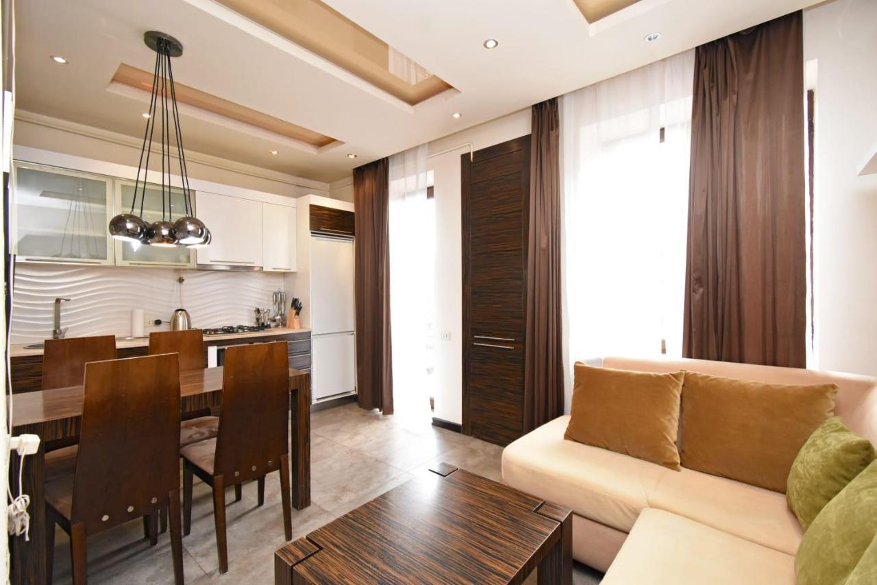 Galaxy Inn Luxury Hostel In Center Ереван Экстерьер фото