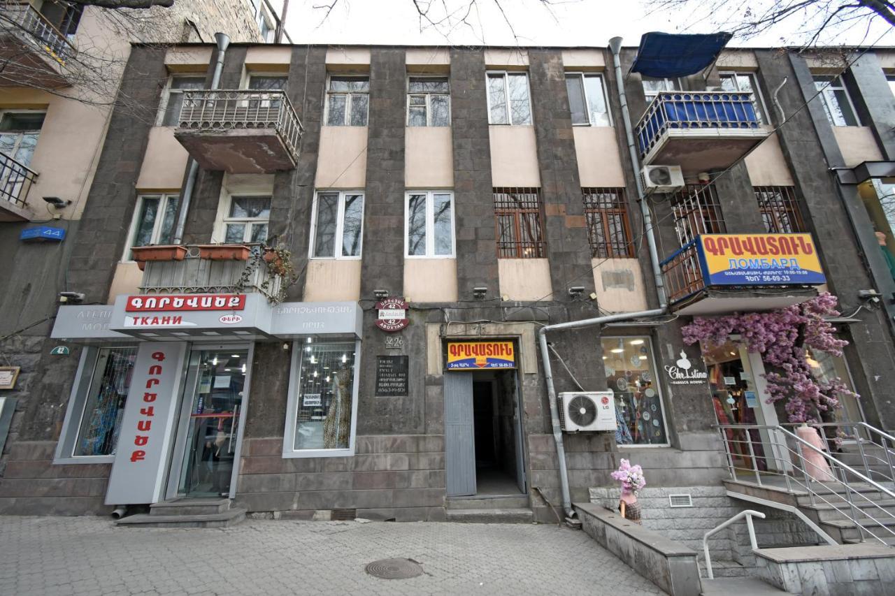 Galaxy Inn Luxury Hostel In Center Ереван Экстерьер фото