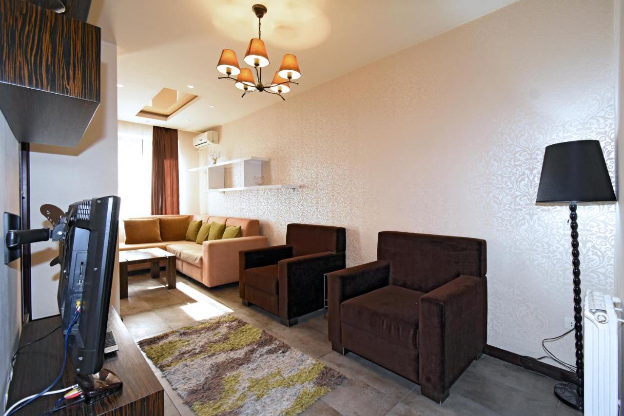 Galaxy Inn Luxury Hostel In Center Ереван Экстерьер фото